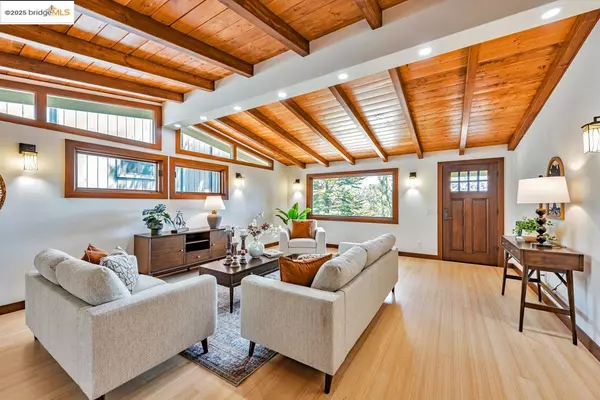 Oakland, CA 94611,6815 Paso Robles Dr