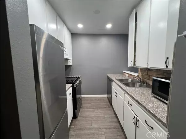 Canoga Park, CA 91304,21000 Parthenia ST 19