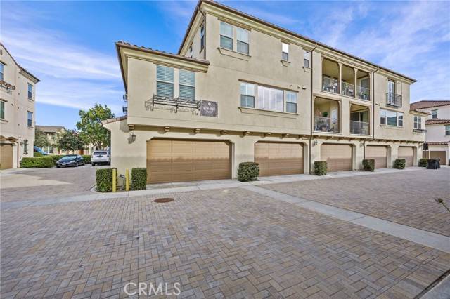 Brea, CA 92823,430 Maravilla LN
