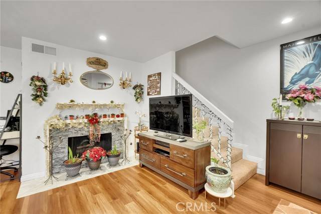 San Fernando, CA 91340,1933 Glenoaks BLD 127