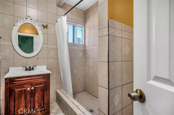 Compton, CA 90220,619 W Arbutus ST