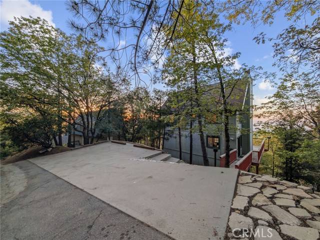 Lake Arrowhead, CA 92352,29071 Lassen Dr