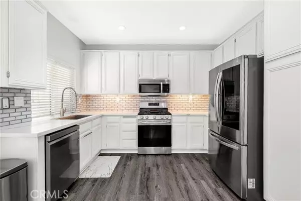 Saugus, CA 91350,20220 Arthur CT