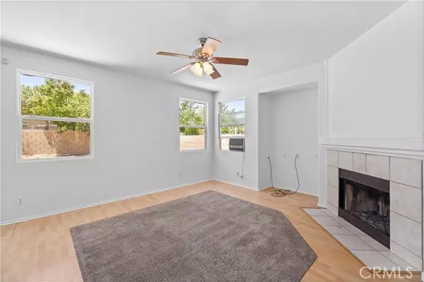 Palmdale, CA 93551,39221 Chantilly LN