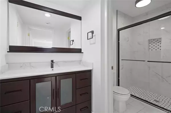 Tarzana, CA 91356,18530 Hatteras 333