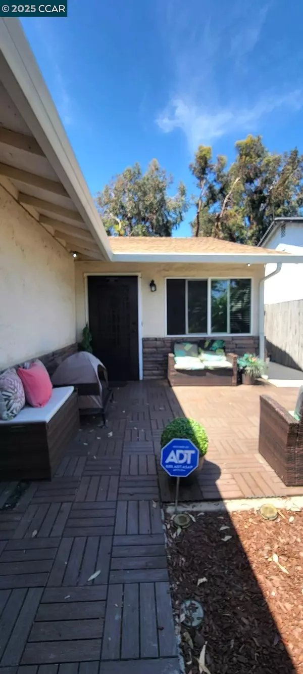 97 E Trident Dr, Pittsburg, CA 94565