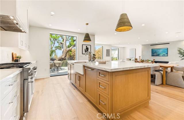 Laguna Beach, CA 92651,1759 Glenneyre ST