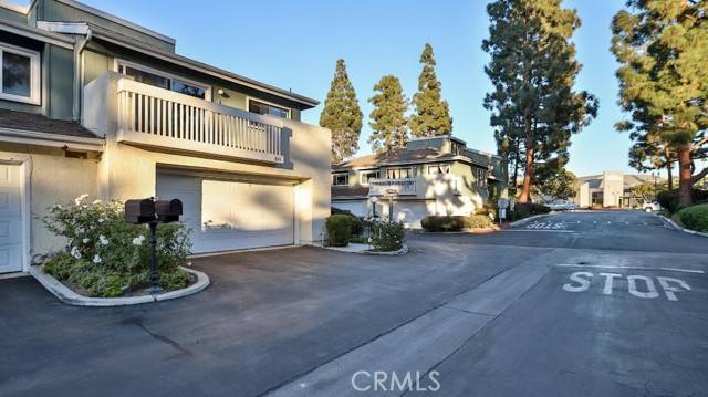 Costa Mesa, CA 92626,860 69 Village 69
