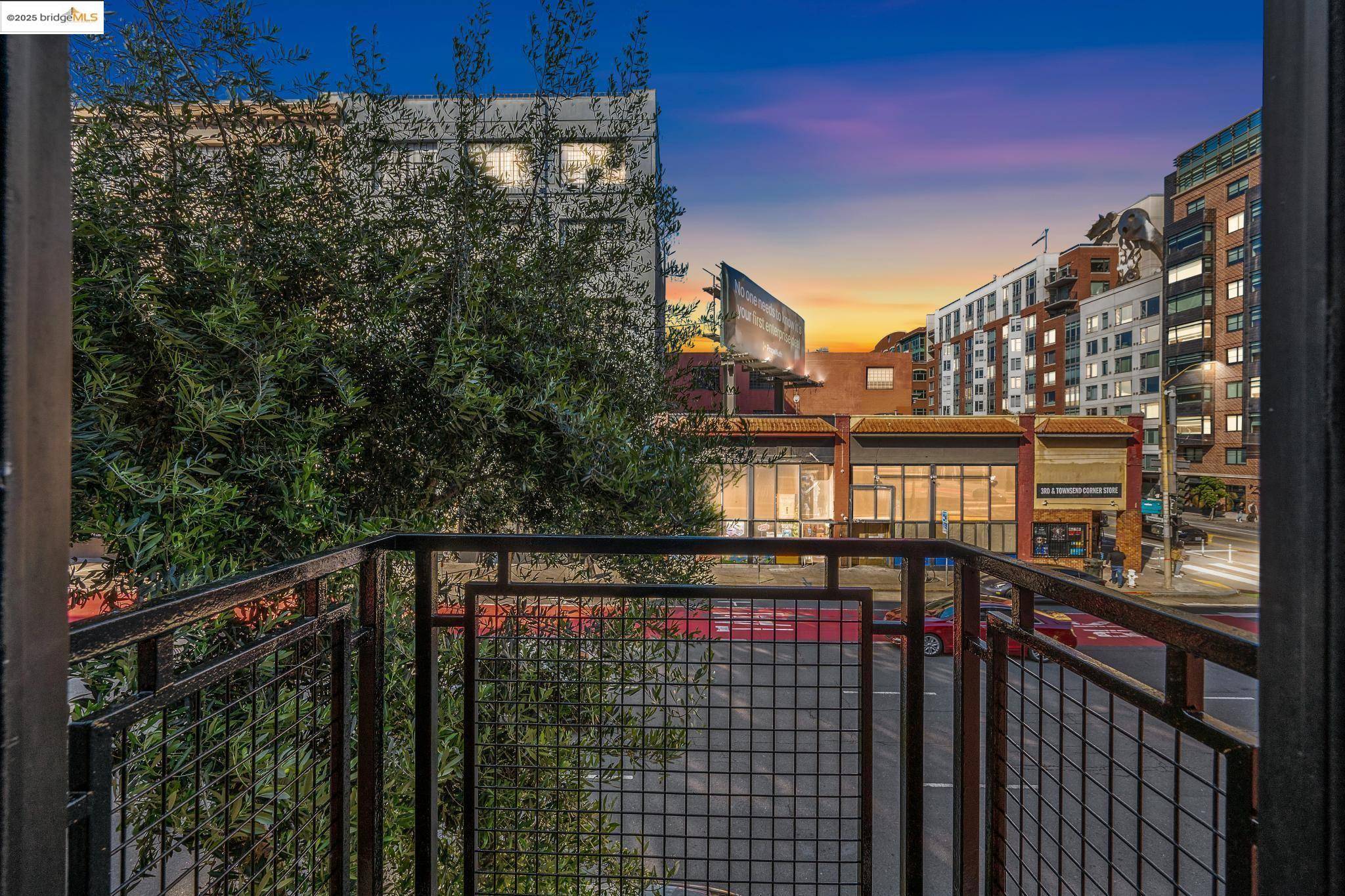 San Francisco, CA 94107,200 Townsend St 4