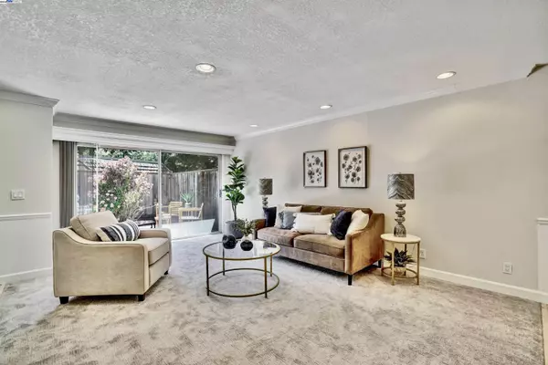 Walnut Creek, CA 94595,2217 Ptarmigan Dr 2
