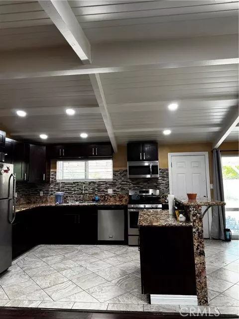 San Fernando, CA 91340,12968 Vaughn ST