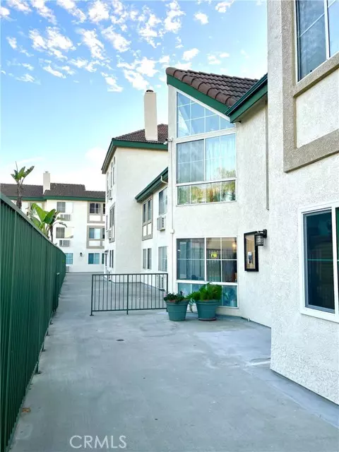 Paramount, CA 90723,15000 Downey AVE 204
