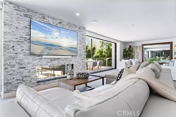 Corona Del Mar, CA 92625,552 Seaward Rd