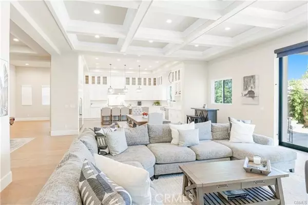 Huntington Beach, CA 92646,10178 Lightbreeze CIR