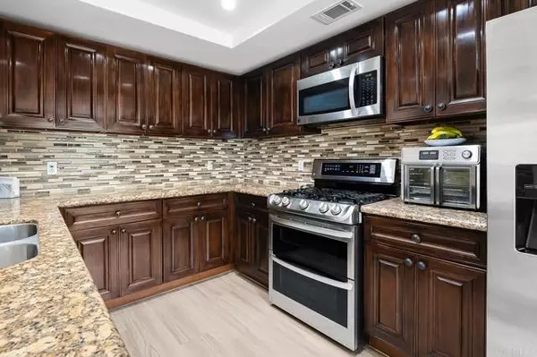 El Cajon, CA 92020,1661 Grove RD