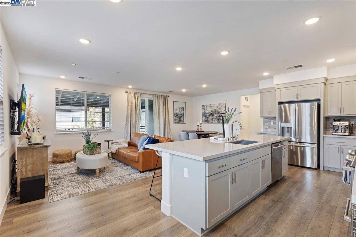 405 Line Steet, Hayward, CA 94544