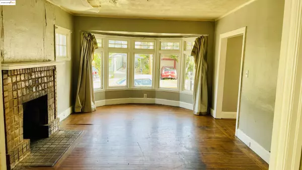 Oakland, CA 94608,975 55Th St