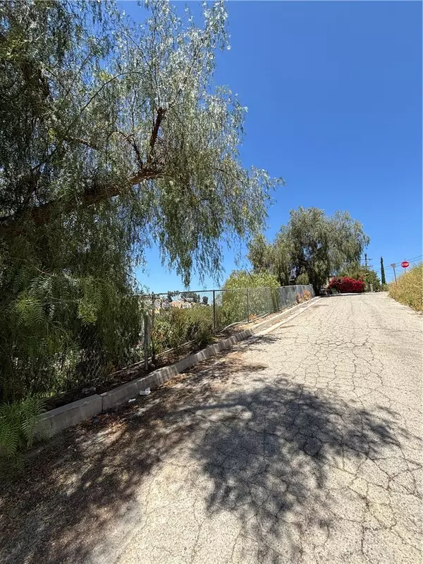 Woodland Hills, CA 91364,0 Lopez ST