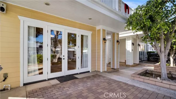 Corona Del Mar, CA 92625,431 Iris AVE