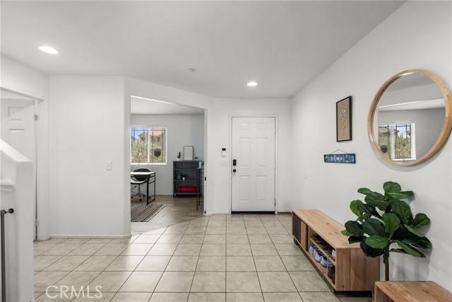 Lancaster, CA 93535,1021 Cambridge CT