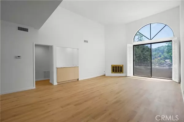 Sherman Oaks, CA 91403,14844 Dickens ST 306