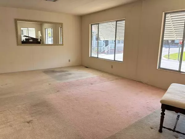 Vista, CA 92081,2130 Sunset DR 99
