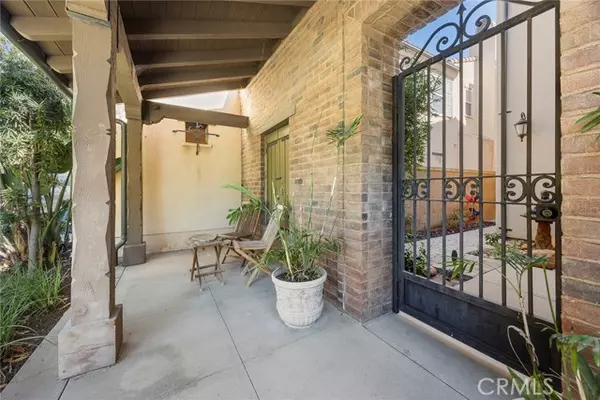 Irvine, CA 92618,24 Tree Clover