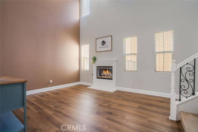 Valencia, CA 91354,24014 Joshua DR