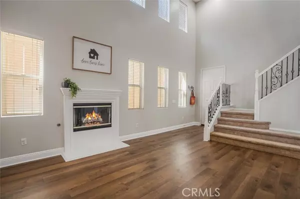 Valencia, CA 91354,24014 Joshua DR