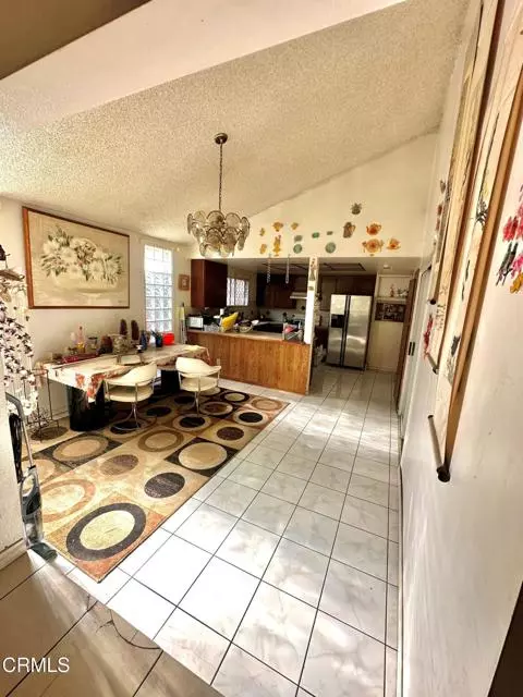 North Hollywood, CA 91605,11440 Strathern ST