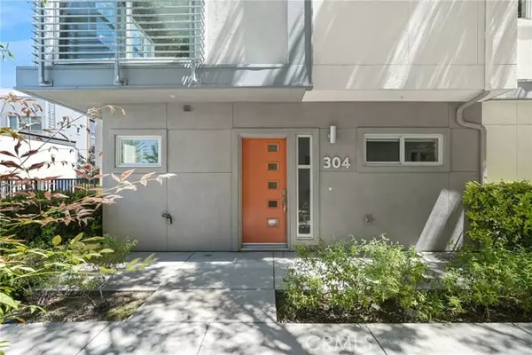 Los Angeles, CA 90039,2753 Waverly DR 304