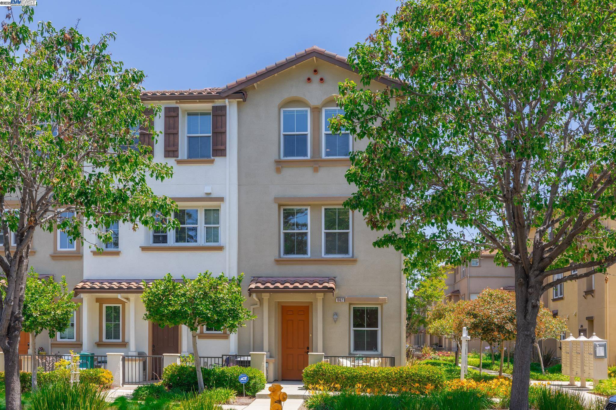1062 Martin Luther King Dr, Hayward, CA 94541