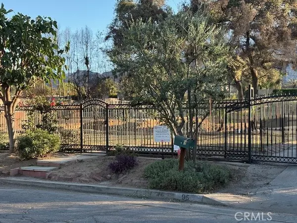 95 E Calaveras ST, Altadena, CA 91001