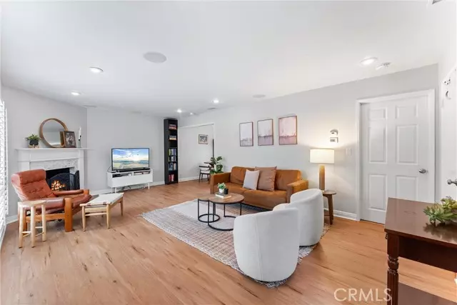 1121 E 1st ST, Tustin, CA 92780