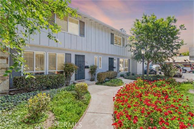 1121 E 1st ST, Tustin, CA 92780