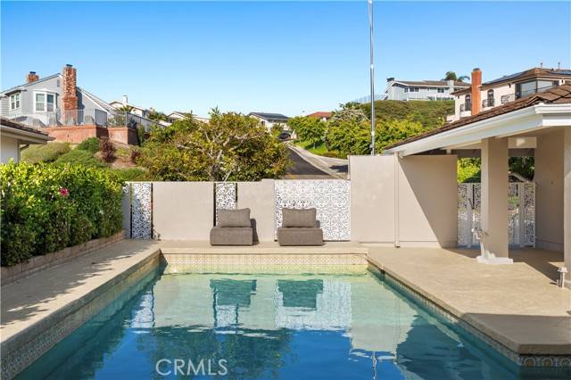 Corona Del Mar, CA 92625,31 Carmel Bay DR
