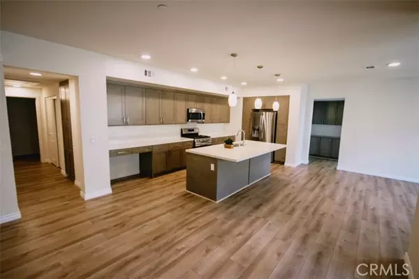 2850 Wagon Wheel Rd, Oxnard, CA 93036