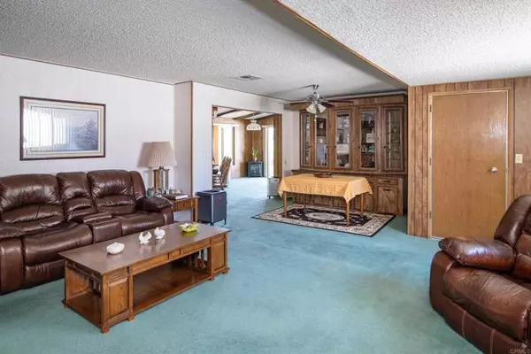 El Cajon, CA 92020,1490 S ORANGE 123