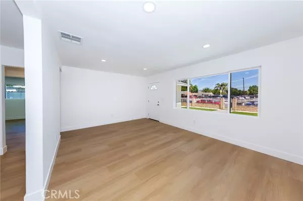 Canoga Park, CA 91303,22016 Schoolcraft ST