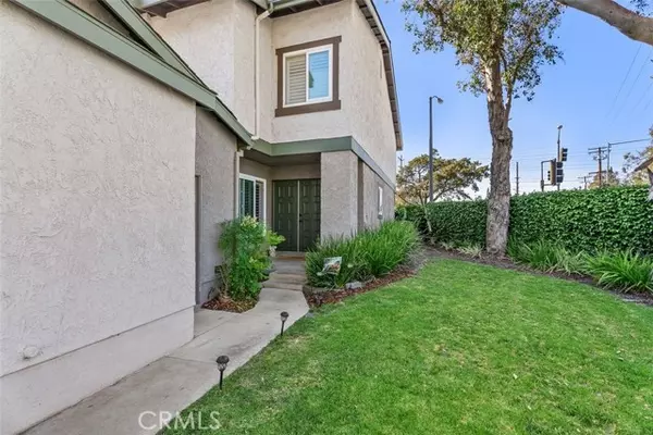 Lakewood, CA 90715,20001 Village Green DR