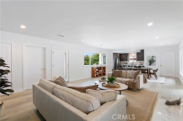 Sherman Oaks, CA 91423,3900 Benedict Canyon DR