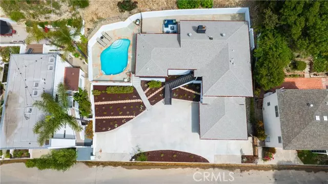 Sherman Oaks, CA 91423,3900 Benedict Canyon DR