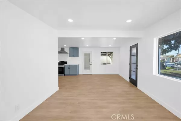 Lakewood, CA 90715,11874 206th ST