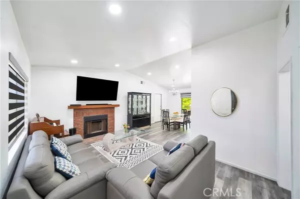 North Hollywood, CA 91605,7035 Jon Allan DR