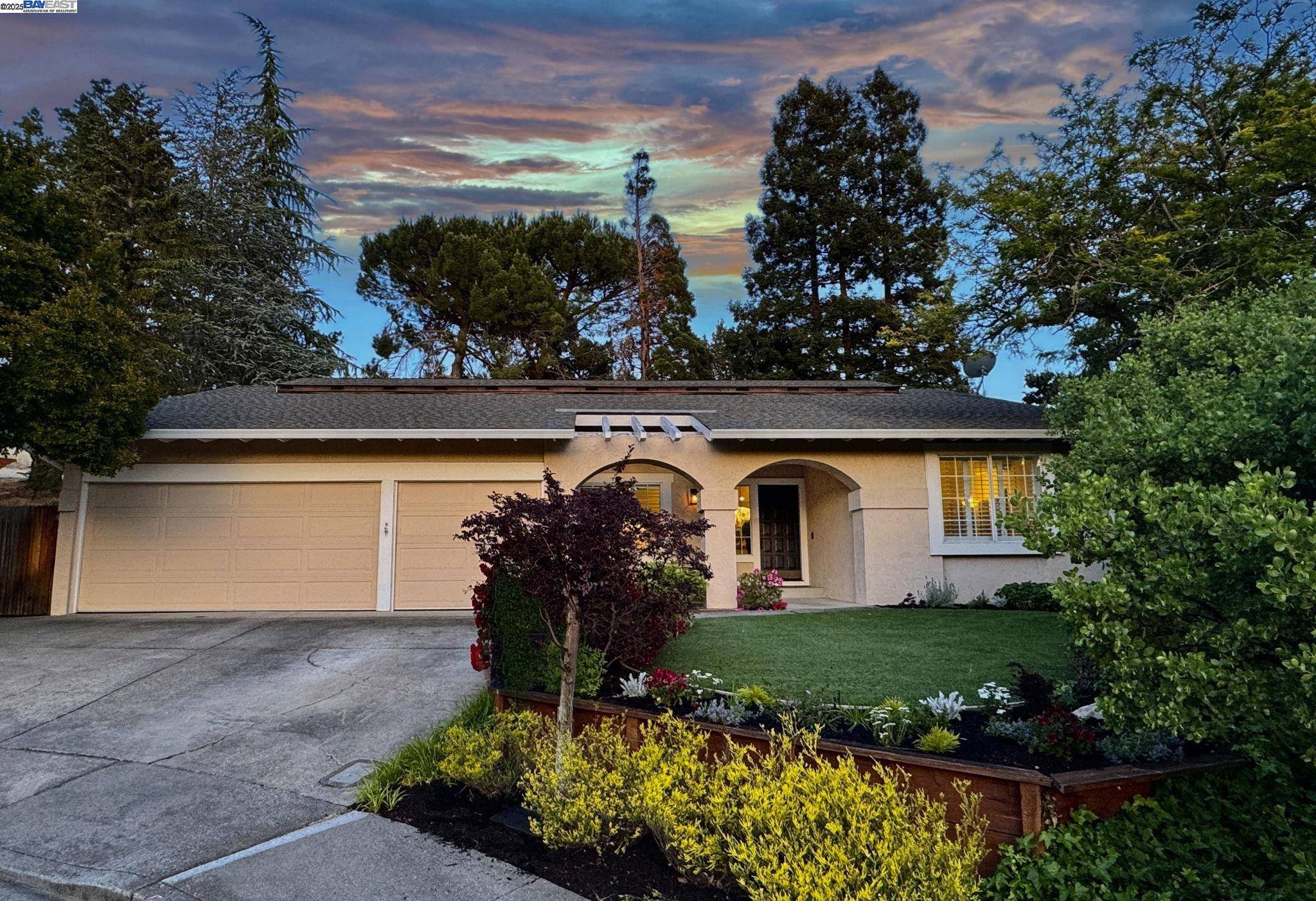 1021 Knightwood Ct, Walnut Creek, CA 94596-6217