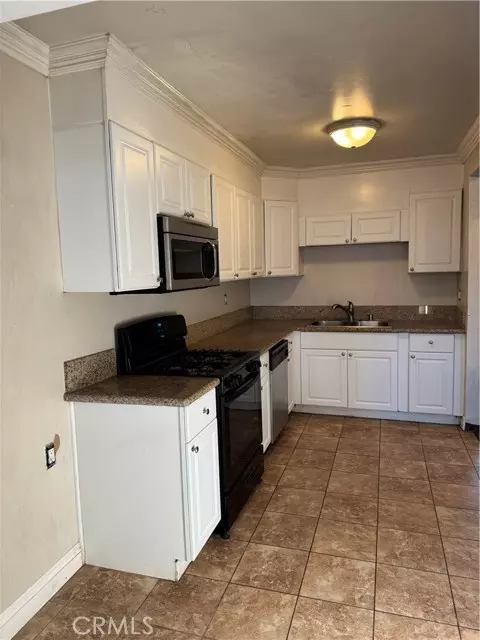 Arleta, CA 91331,9968 Lev AVE