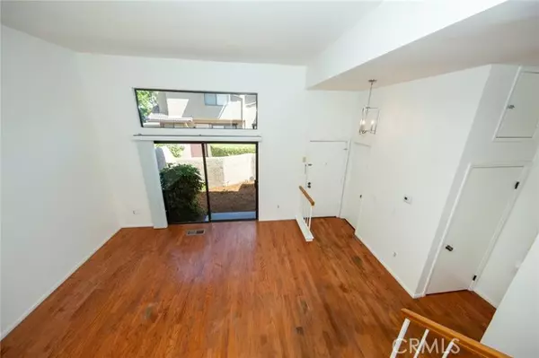 Simi Valley, CA 93065,2440 Chandler AVE 4