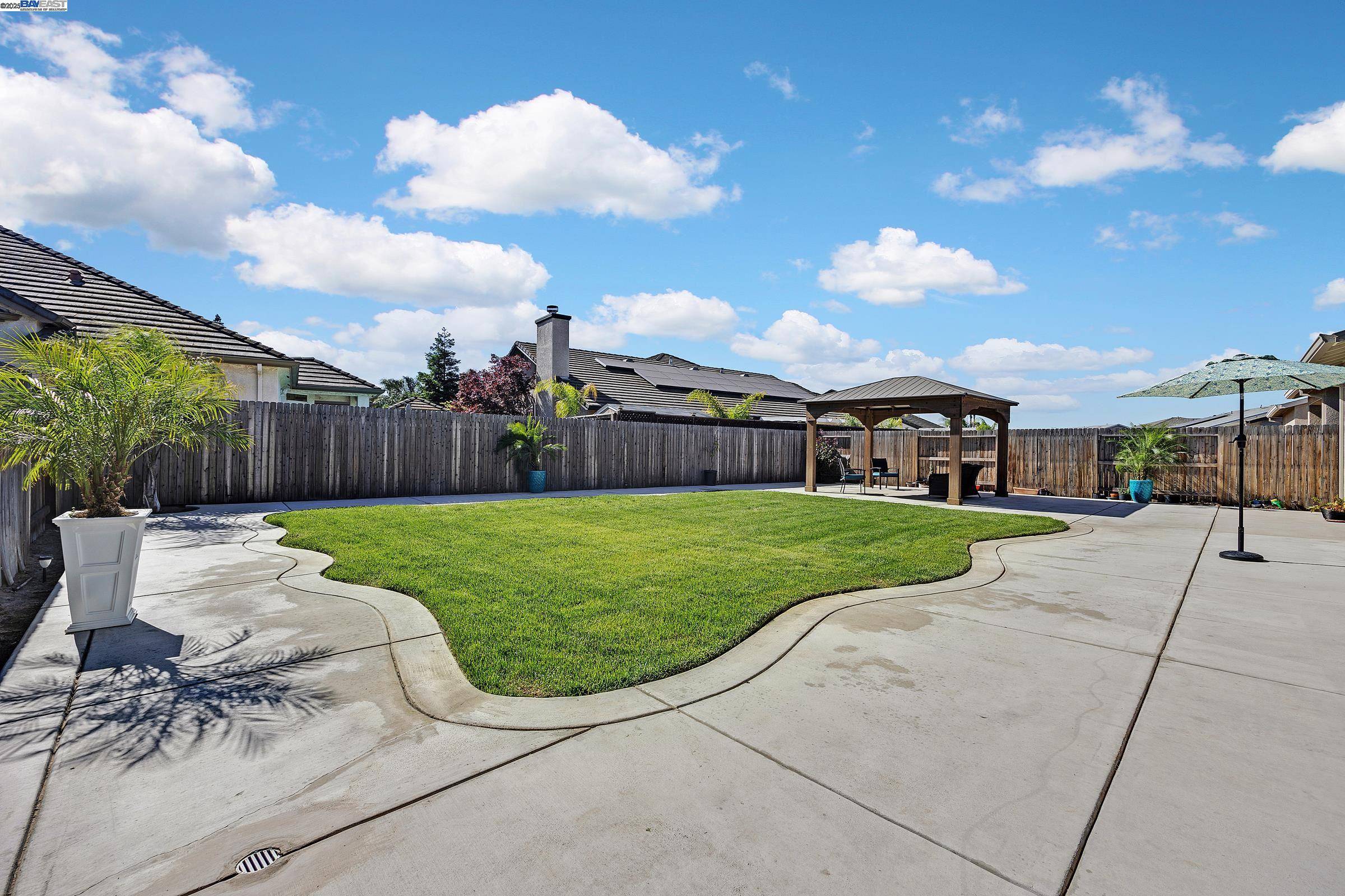 1482 Crimson LN, Manteca, CA 95337