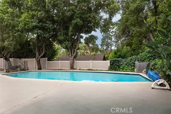 Los Angeles, CA 90077,1731 Roscomare RD