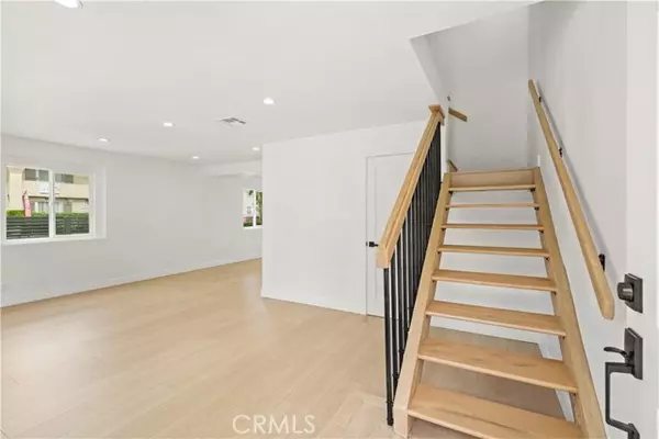 Van Nuys, CA 91405,7010 Lennox AVE C